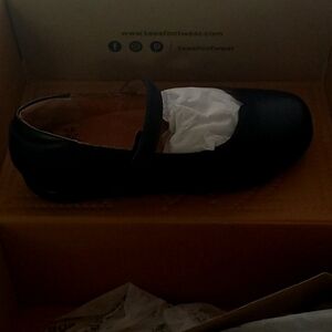 Women Taos Black Shoes US7W